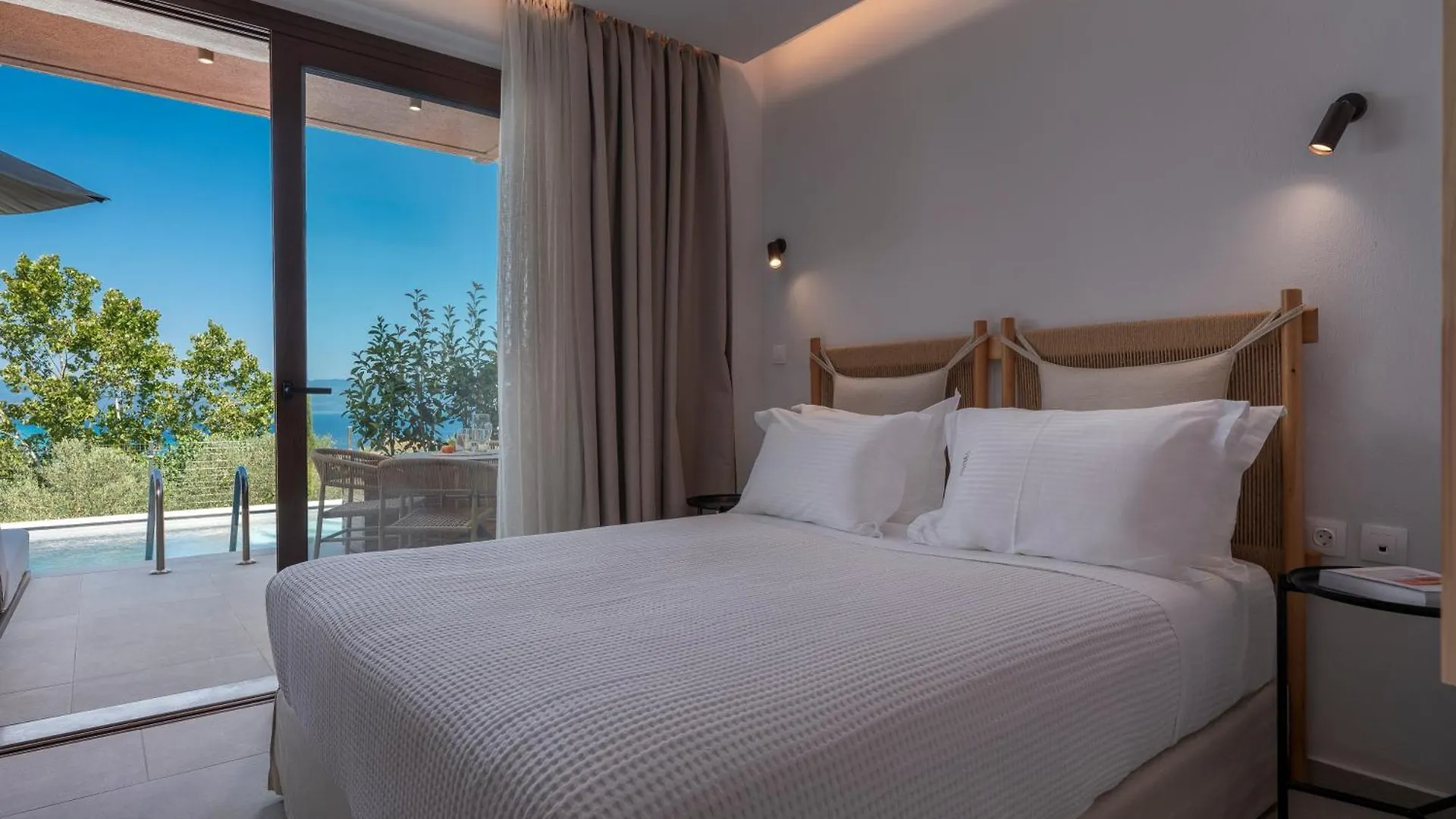 Anima Residence Nea Roda 0*,