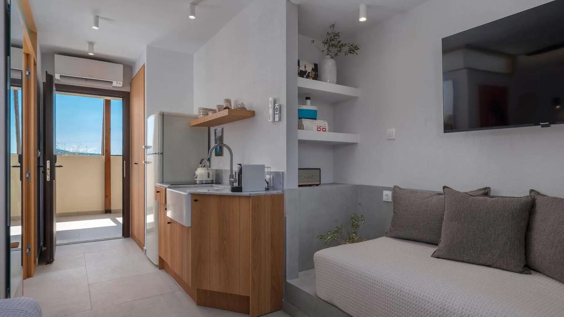 Anima Residence Nea Roda